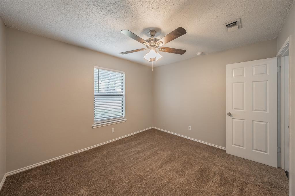 912 Red Oak Street Azle, TX 76020 - Photo 24 of 40
