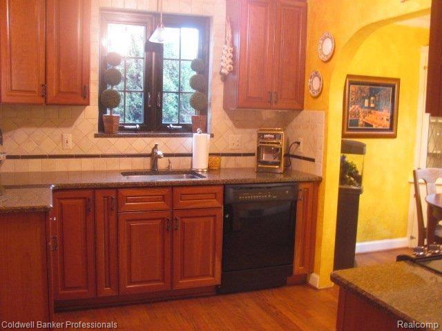 339 Merriweather Road Grosse Pointe, MI 48236 - Photo 16 of 25 Breakfast Room