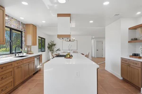 $1,200,000 | 358 Spanish Spur, Fallbrook, CA 92028