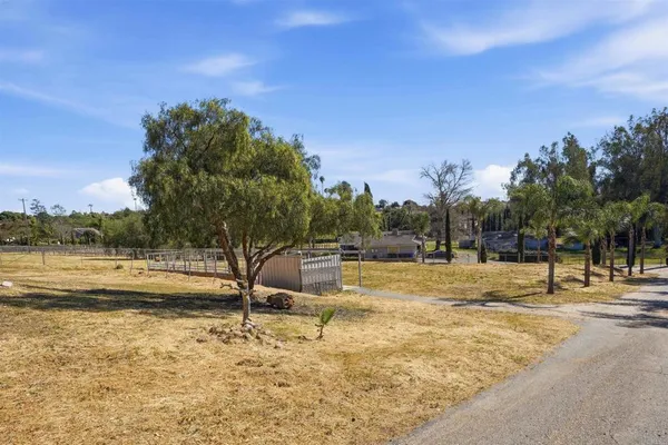 $1,200,000 | 358 Spanish Spur, Fallbrook, CA 92028