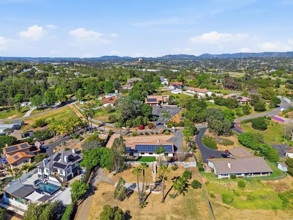 $1,200,000 | 358 Spanish Spur, Fallbrook, CA 92028