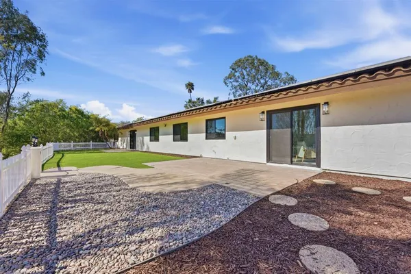 $1,200,000 | 358 Spanish Spur, Fallbrook, CA 92028