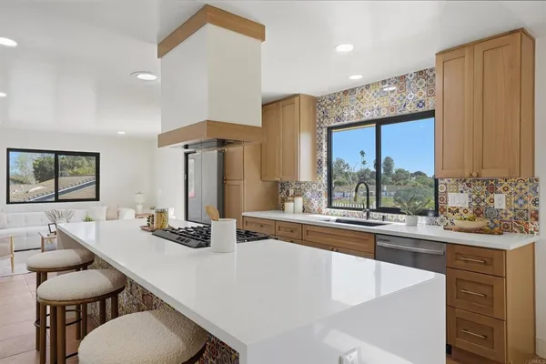 $1,200,000 | 358 Spanish Spur, Fallbrook, CA 92028