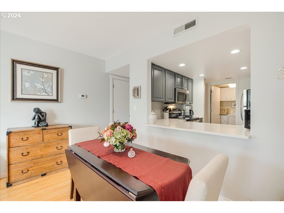6665 West Burnside Road, Unit 433 Portland, OR 97225 - Photo 12 of 28 Gallery Image 12