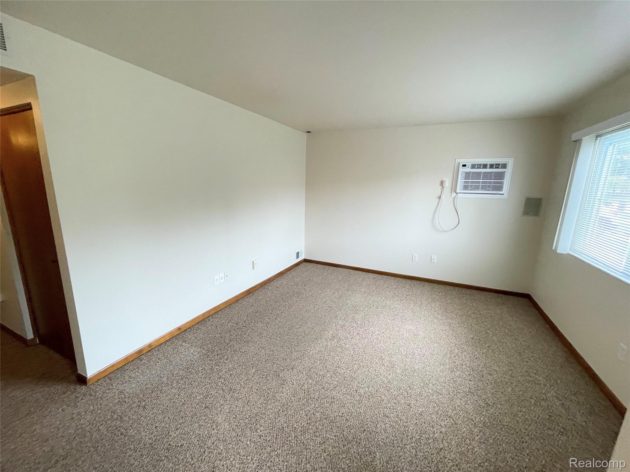 4143 Stephens Road Warren, MI 48091 - Photo 12 of 16 03BDBB5B-A9C7-4A0C-8958-8D01B01DC852_1_201_a.jpeg