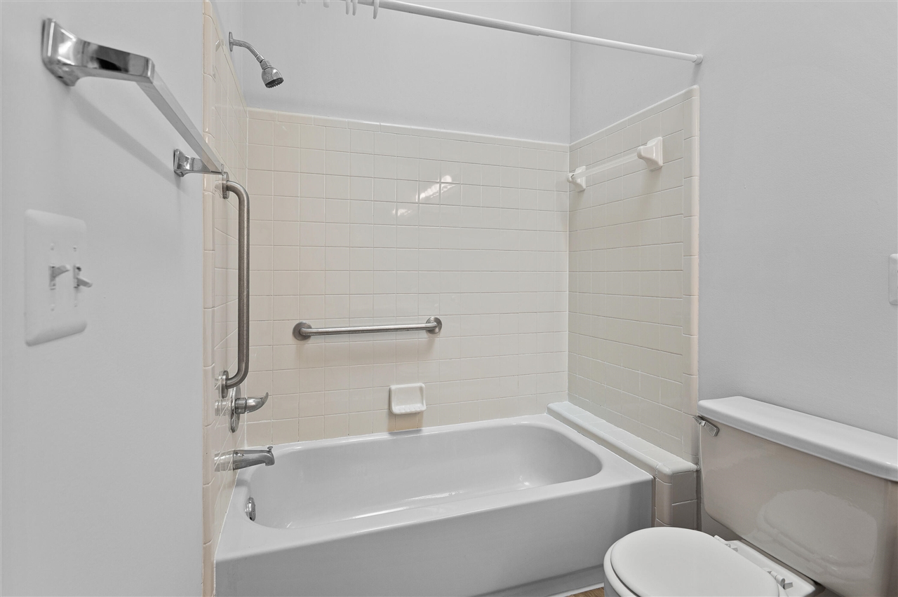31008 Country Bluff Farmington, MI 48331 - Photo 28 of 39