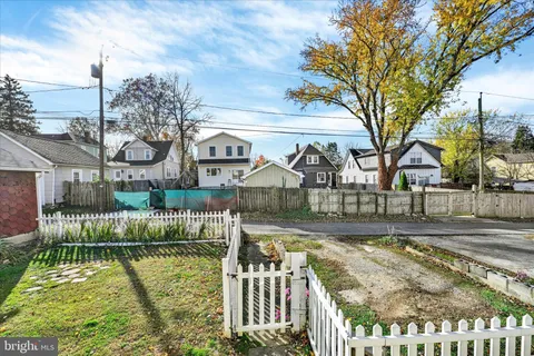 a balcony with view of lake
