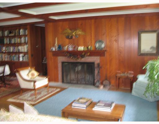 450 West Beach Road Charlestown, RI 02813 - Photo 6 of 8 Living Room.