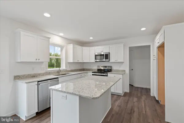 $445,900 | 10 Stream Drive, Carlisle, PA 17013