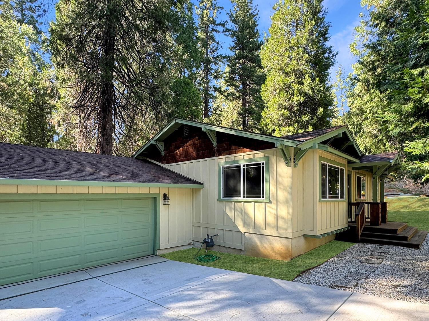 10624 Silver Way Grass Valley, CA 95945 - Photo 2 of 20