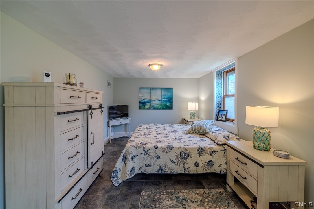 6307 Muskrat Bay Road Cicero, NY 13029 - Photo 12 of 47 Large owner's suite