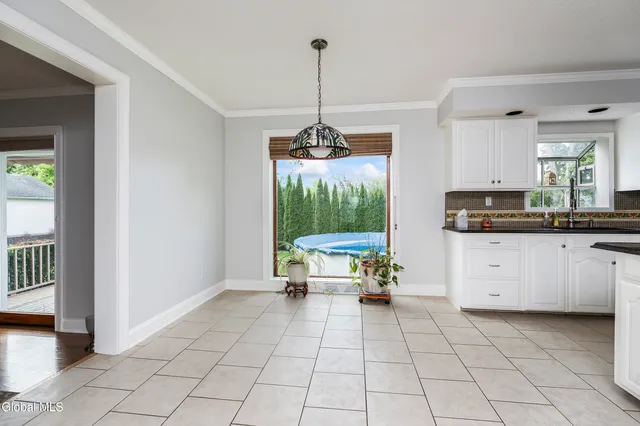 $729,000 | 987-983 Grooms Road, Rexford, NY 12148