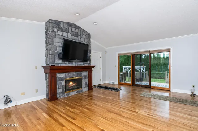 $729,000 | 987-983 Grooms Road, Rexford, NY 12148