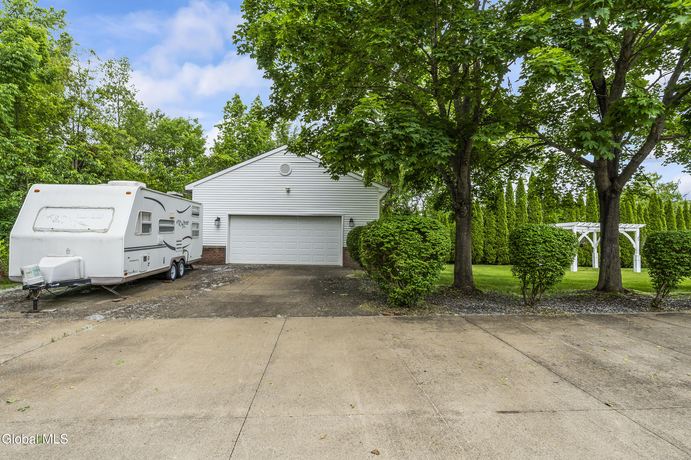 987-983 Grooms Road Rexford, NY 12148 - Photo 4 of 85 004-987-Grooms-Road