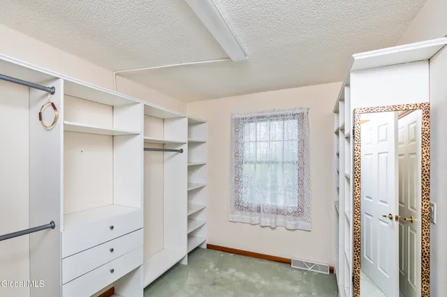 $729,000 | 987-983 Grooms Road, Rexford, NY 12148