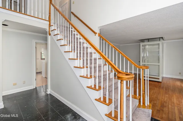 $729,000 | 987-983 Grooms Road, Rexford, NY 12148