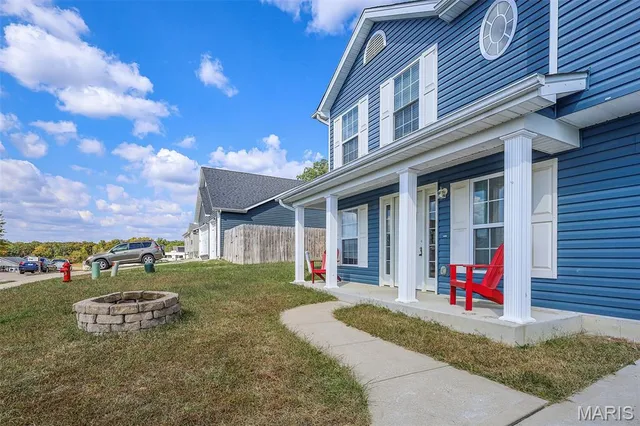 $274,900 | 10366 Hawks Nest Drive, Hillsboro, MO 63050