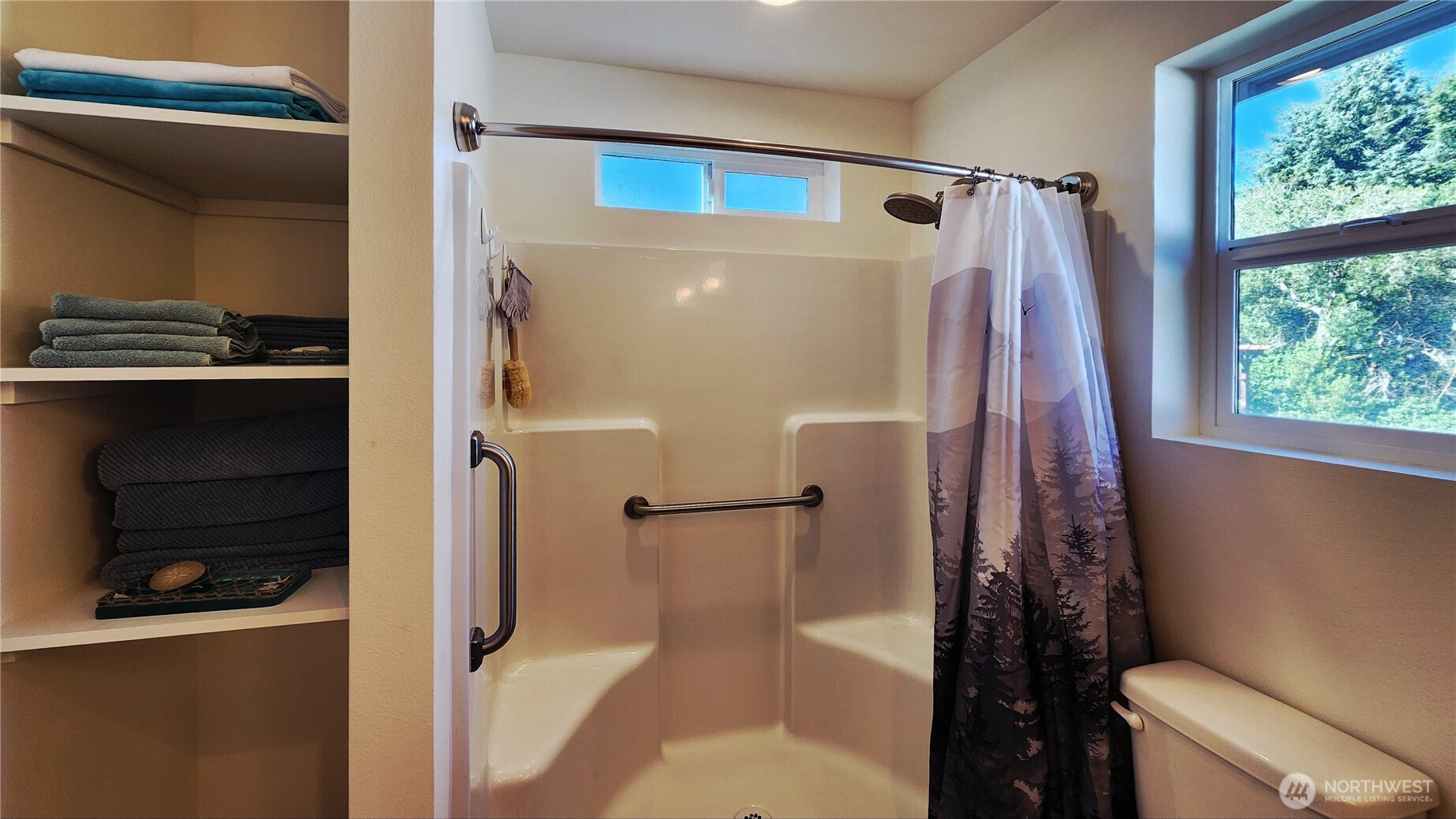 371 Centaurus Avenue Southwest Ocean Shores, WA 98569 - Photo 21 of 40 a bathroom with a shower and a toilet