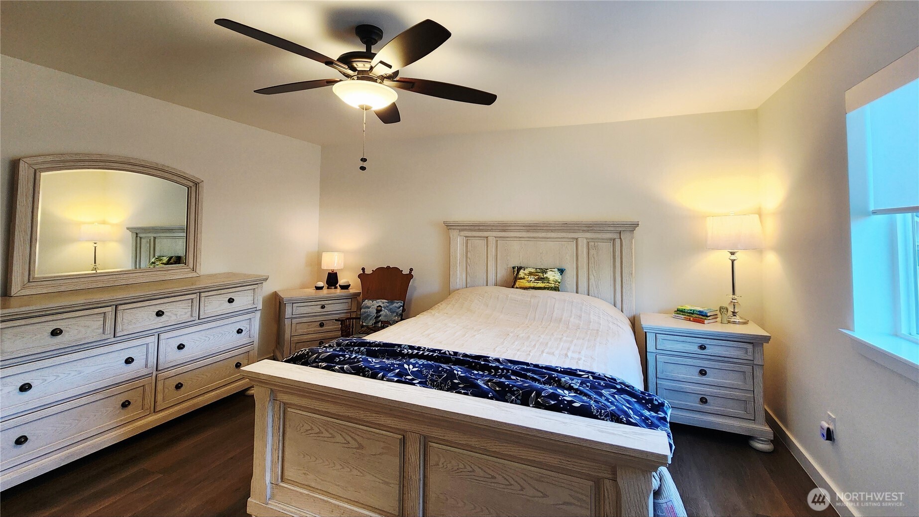 371 Centaurus Avenue Southwest Ocean Shores, WA 98569 - Photo 29 of 40 a bedroom with a bed and a dresser