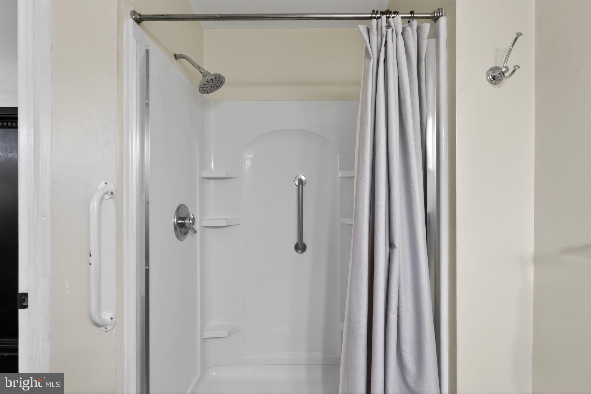 871 Roberts Road Bensalem, PA 19020 - Photo 25 of 48 Gallery Image 25