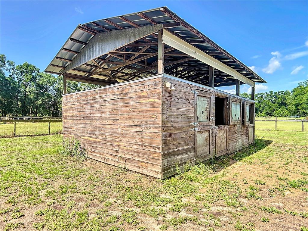 3040 Northeast 97th Street Road Anthony, FL 32617 - Photo 15 of 59