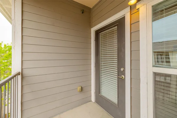 $999 | 6725 Circle S Road, Unit B1247, Austin, TX 78745