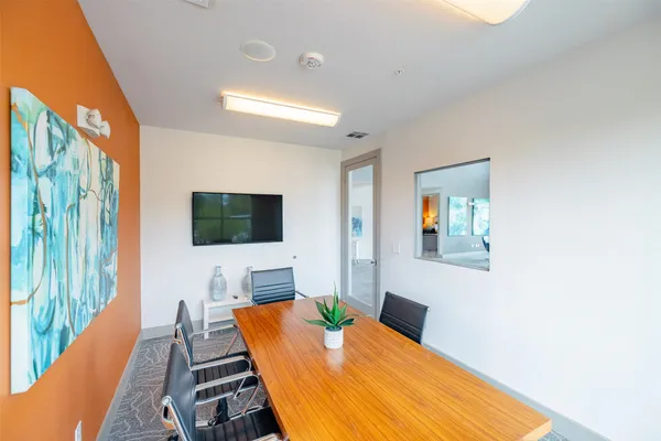 $999 | 6725 Circle S Road, Unit B1247, Austin, TX 78745