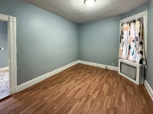 $1,800 | 341 Ave East, Unit 2, Bayonne, NJ 07002