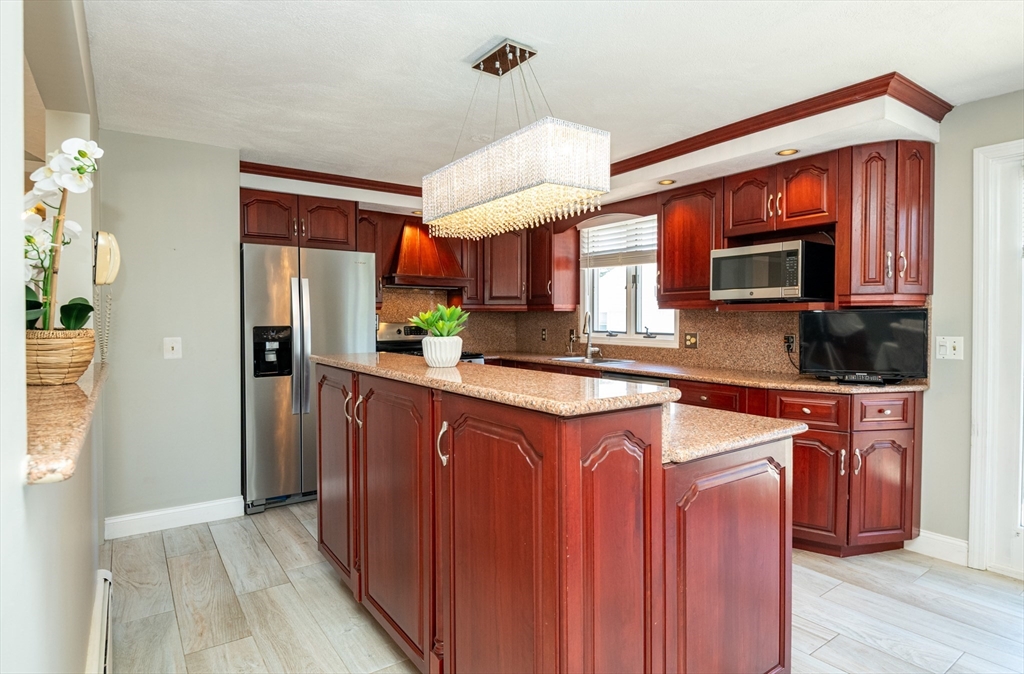 27 Carr Road Saugus, MA 01906 - Photo 3 of 34 Gallery Image 3