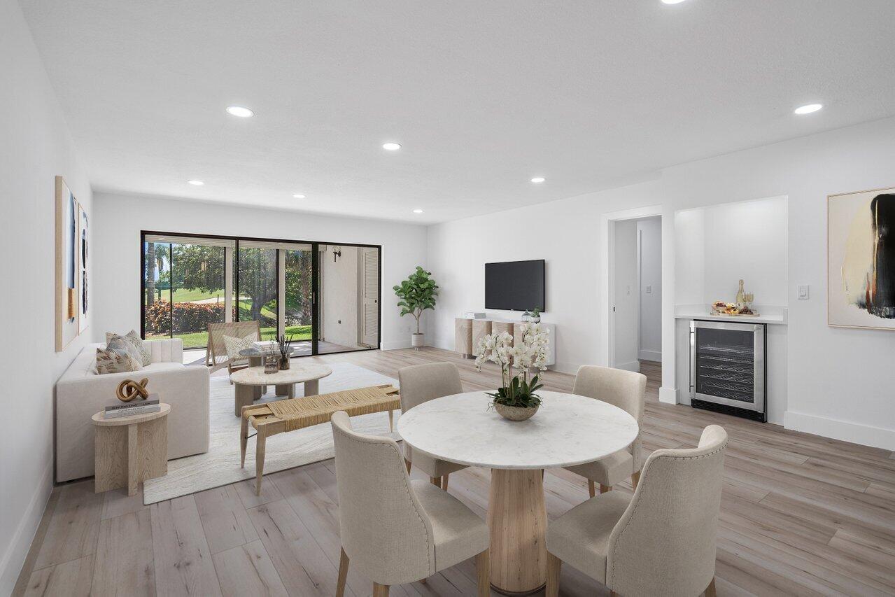 18 Westgate Lane, Unit E, Boynton Beach, FL 33436 Compass