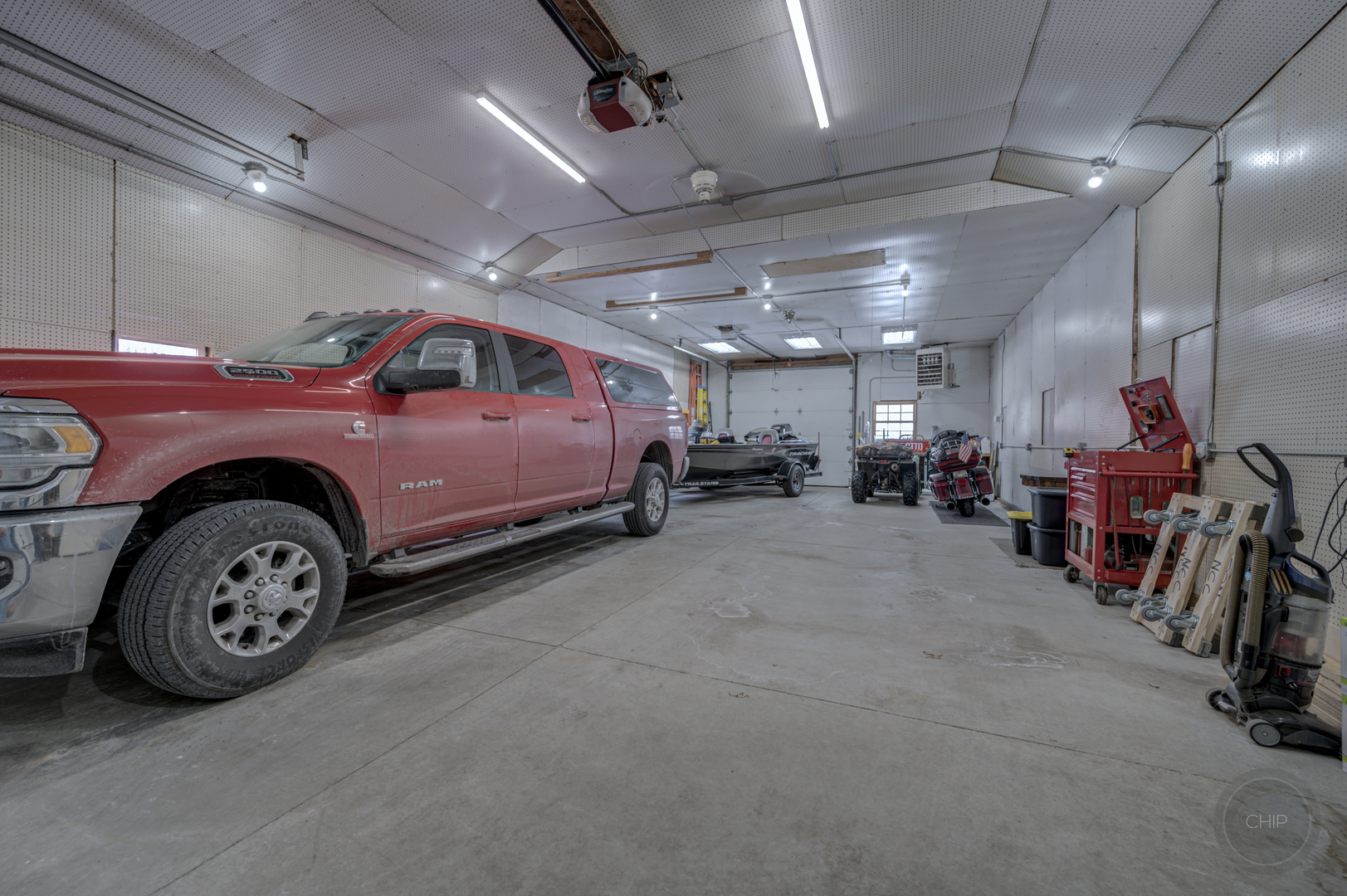 5S263 Middle Road Naperville, IL 60563 - Photo 34 of 46 a car is parked in a garage