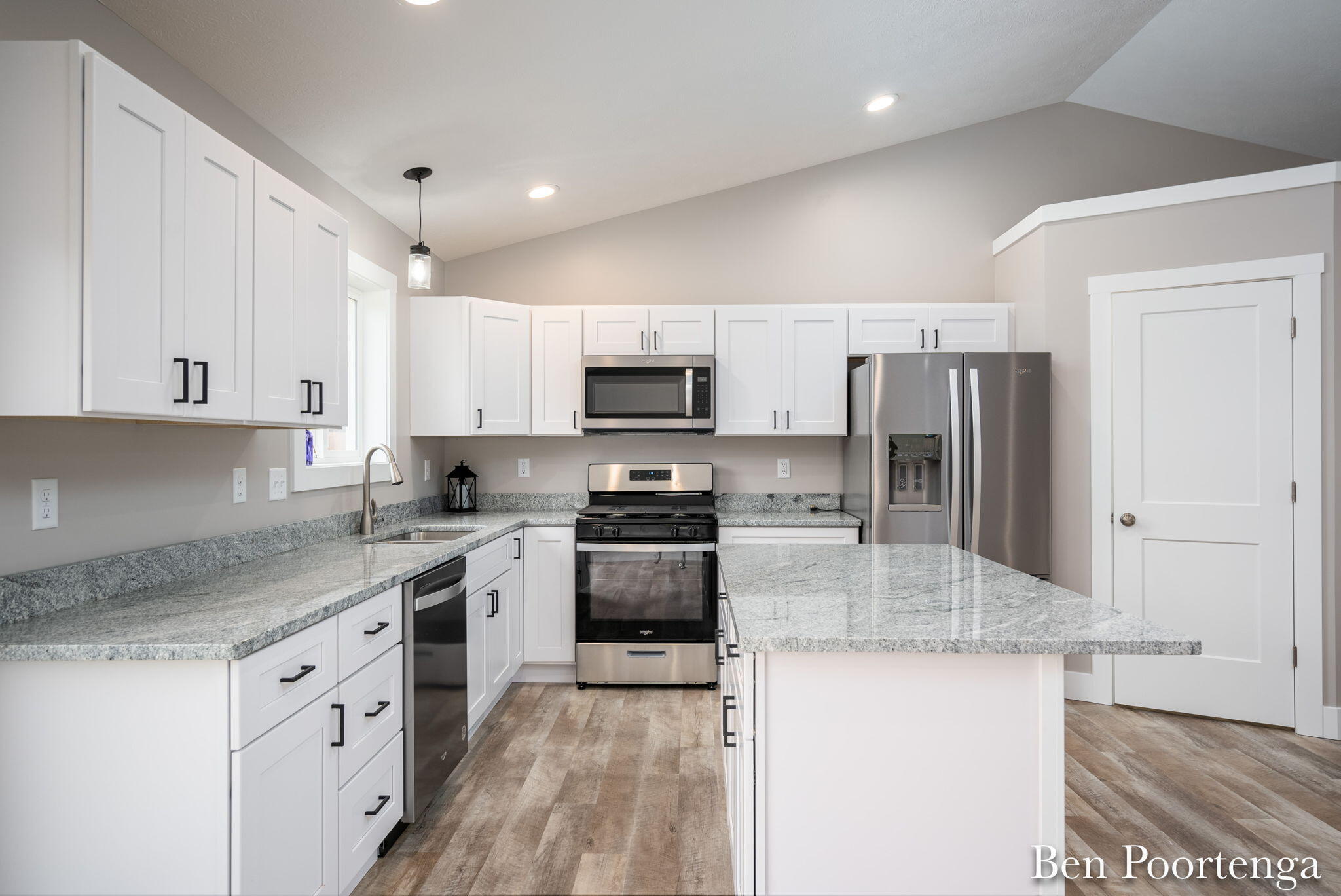 11974 Barber Road Greenville, MI 48838 - Photo 6 of 29 Kitchen2