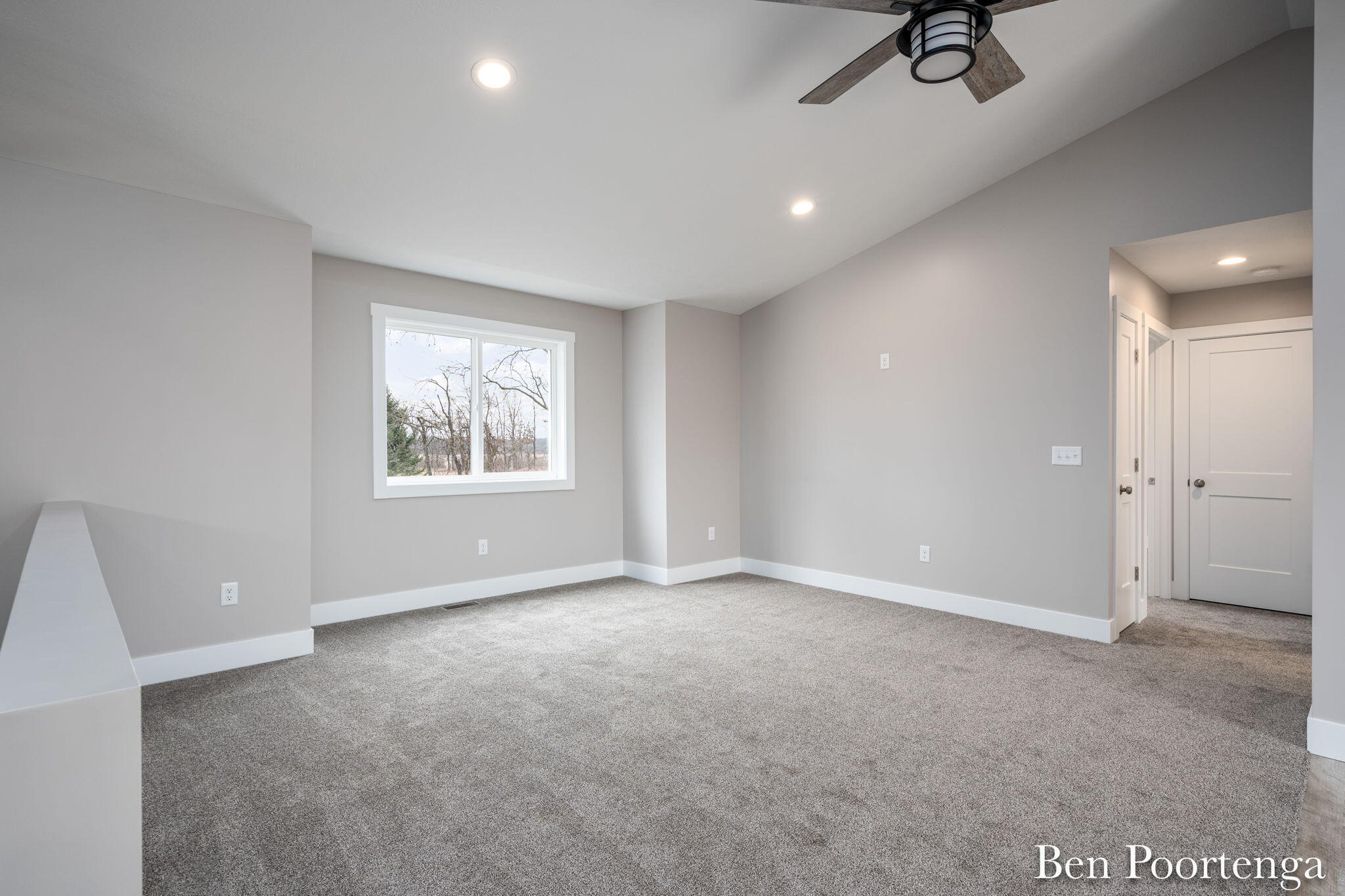 11974 Barber Road Greenville, MI 48838 - Photo 8 of 29 Living Room