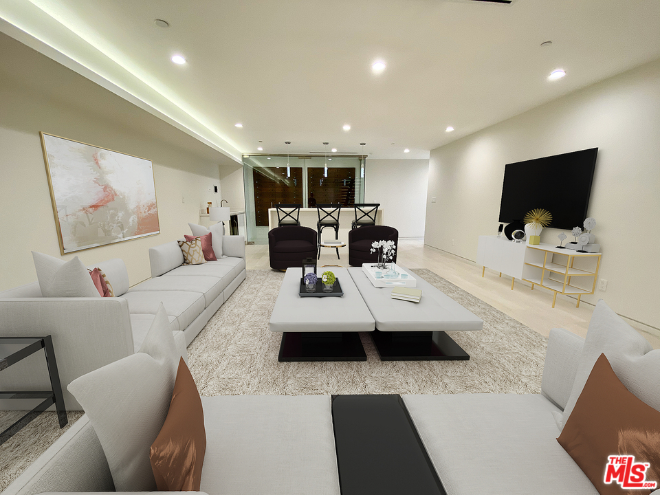 125 North Stanley Drive Beverly Hills, CA 90211 - Photo 13 of 17