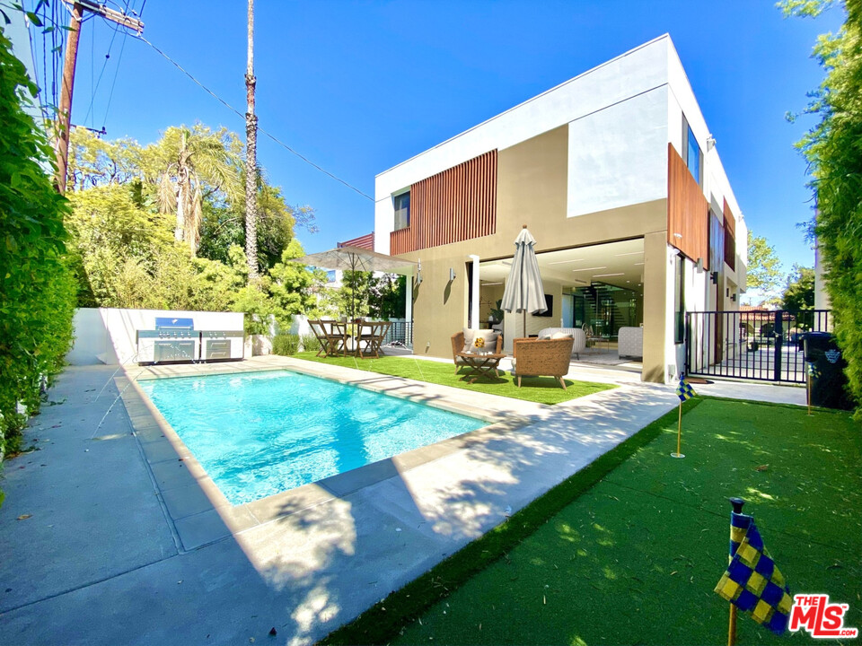 125 North Stanley Drive Beverly Hills, CA 90211 - Photo 7 of 17