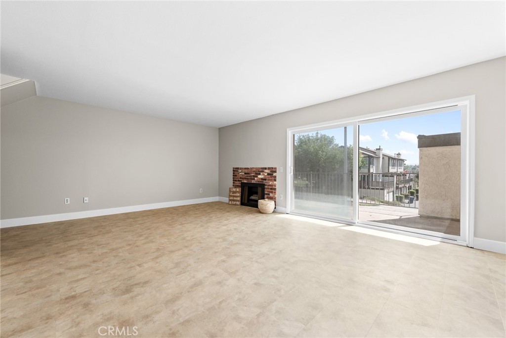 4679 Maxwell Court Riverside, CA 92501 - Photo 9 of 45 Living room-unfurnished