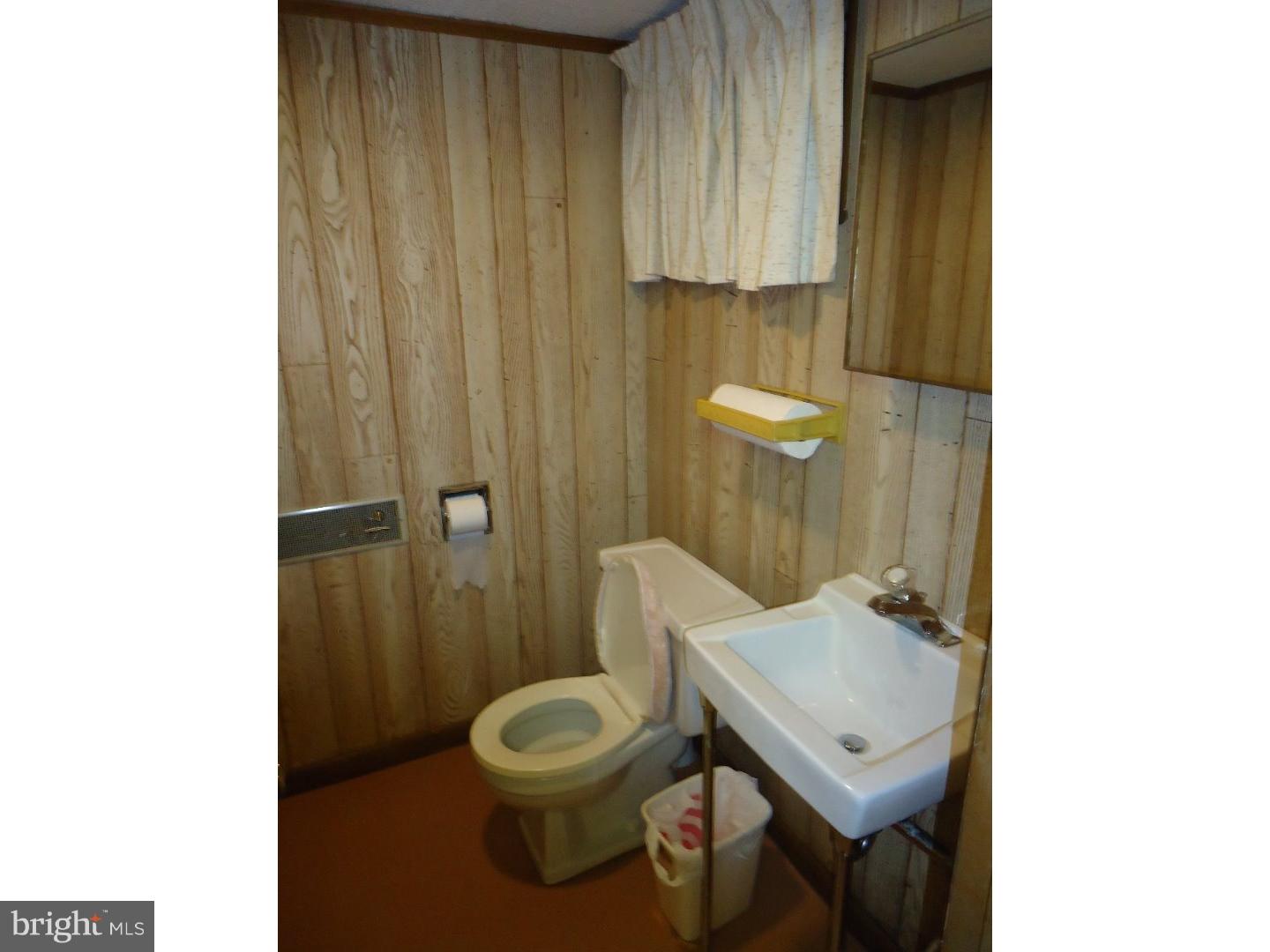 800 Emerson Avenue Laureldale, PA 19605 - Photo 22 of 24 Half Bath