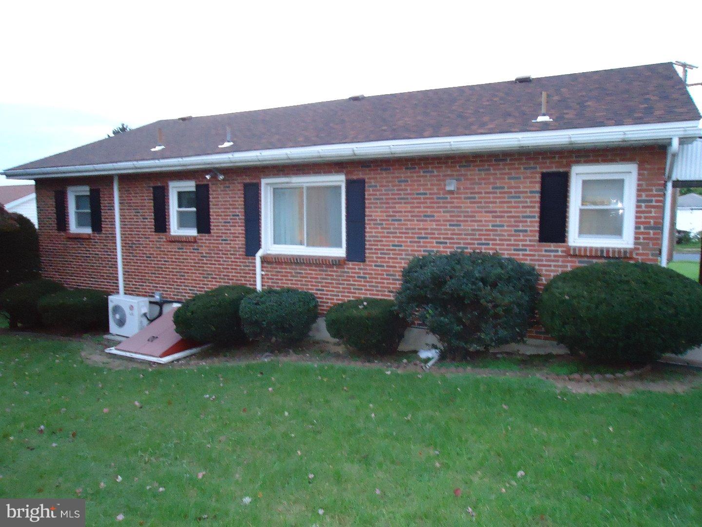 800 Emerson Avenue Laureldale, PA 19605 - Photo 4 of 24 Exterior Back