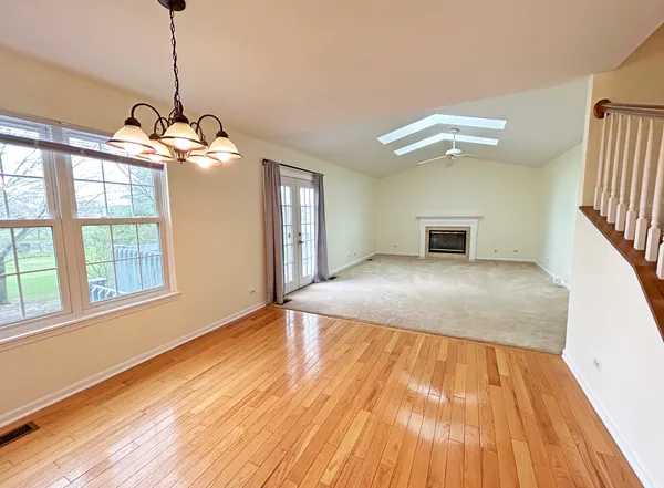 $2,350 | 6146 Golfview Drive, Gurnee, IL 60031
