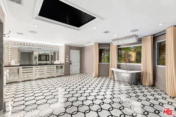 $13,500,000 | 25115 Eldorado Meadow Road, Hidden Hills, CA 91302