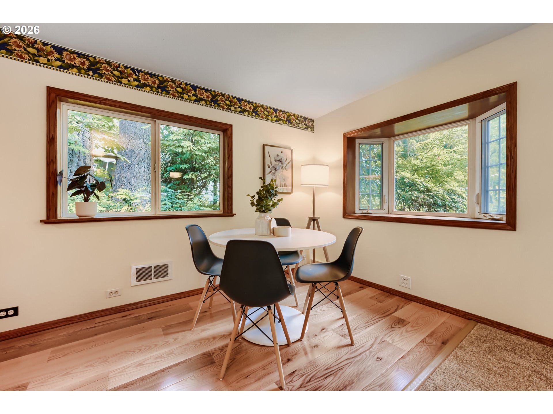 3740 Southwest Comus Street Portland, OR 97219 - Photo 8 of 33 Dining Area