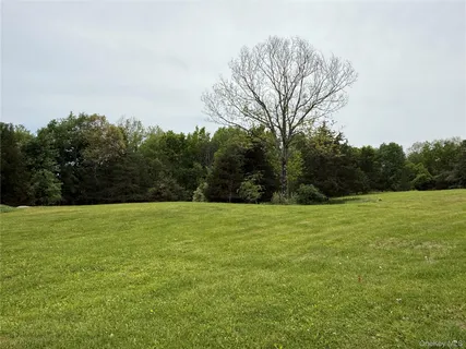 $895,000 | 35 Appaloosa Lane, Millbrook, NY 12545