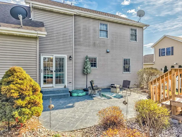 $389,900 | 808 Kimberly Lane, Ottawa, IL 61350