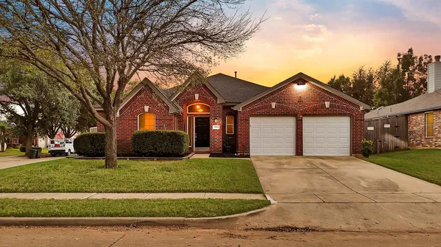 $399,900 | 3204 Berkshire Lane, Corinth, TX 76210