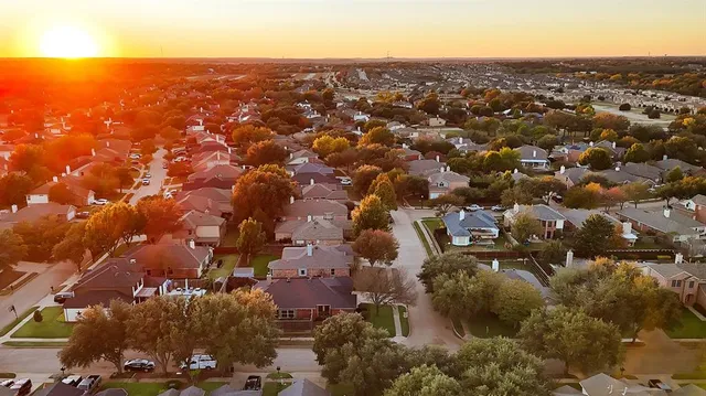 $399,900 | 3204 Berkshire Lane, Corinth, TX 76210