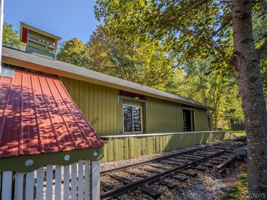6324 East Hill Road Stockbridge, NY 13409 - Photo 6 of 37 Gallery Image 6