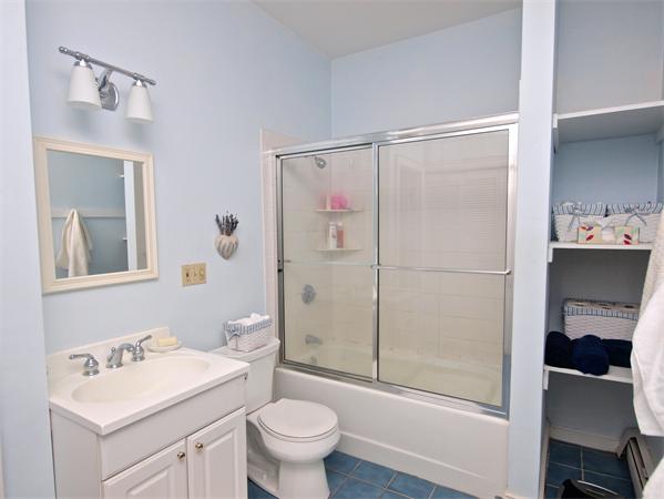 20 Farnham Circle Needham, MA 02492 - Photo 22 of 23 a bathroom with a sink toilet and shower