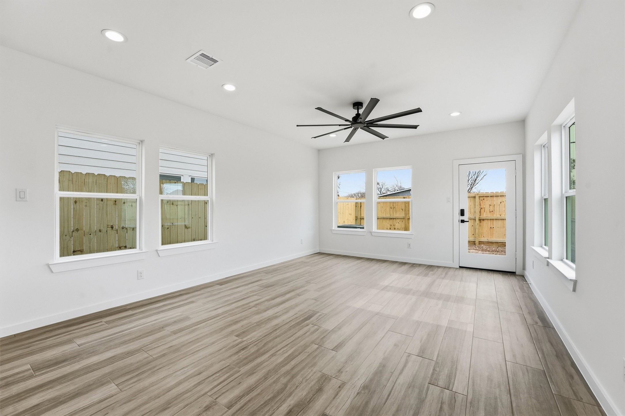 524 North 4th Street La Porte, TX 77571 - Photo 12 of 25