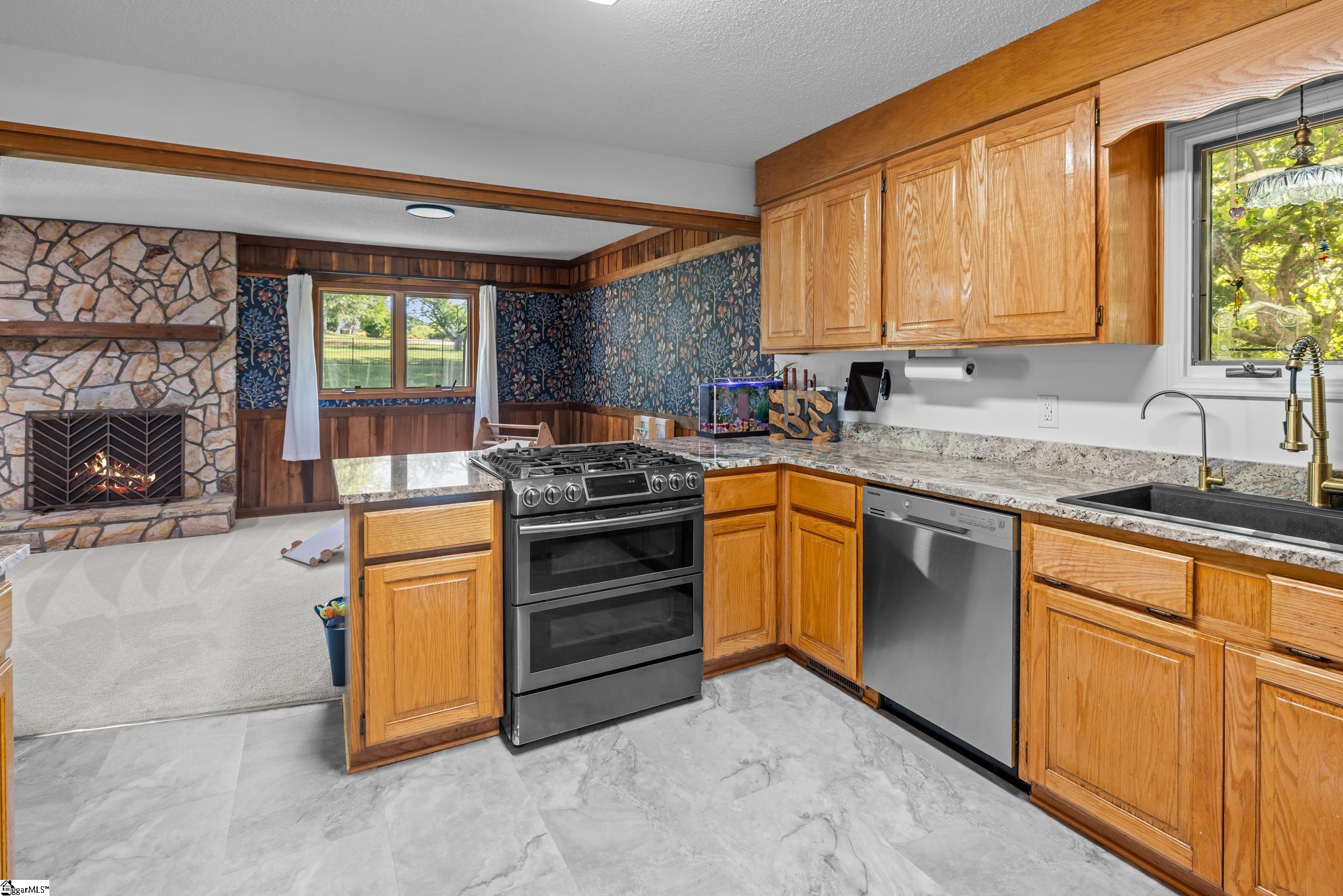105 Shaftsbury Road Clemson, SC 29631 - Photo 10 of 34