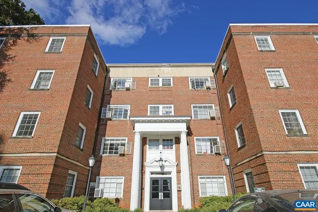 $1,850 | 32 University Circle, Unit 202, Charlottesville, VA 22903